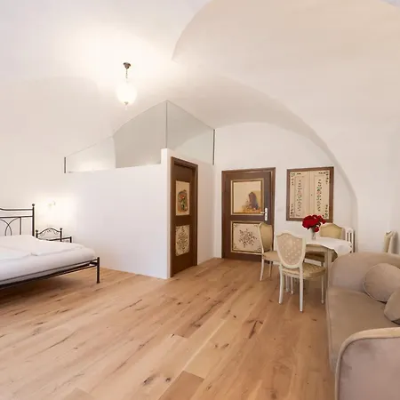 Apartment Schloss Paschbach Appiano Sulla Strada Del Vino Exterior photo